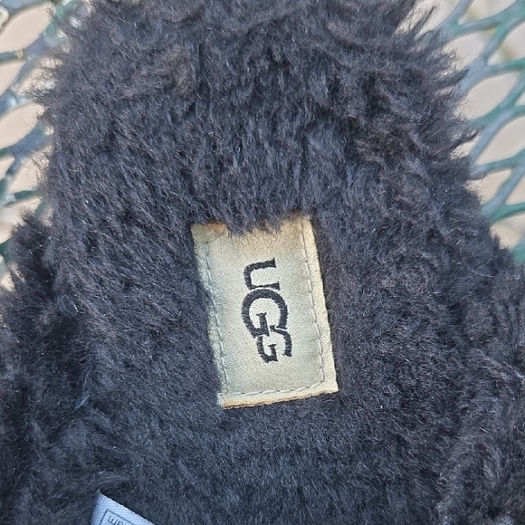 UGG Black Cozy Slippers with Plush Shearling - Picture 2 of 5